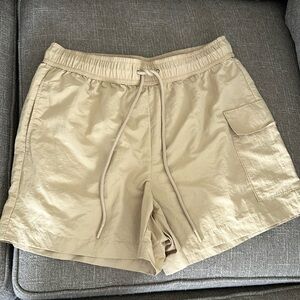 Like new Lou & grey cargo shorts